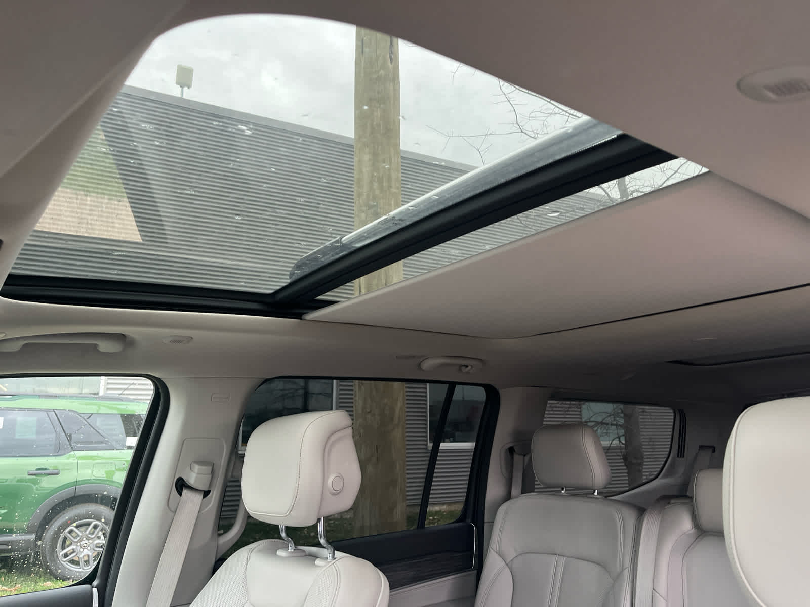 2022 Jeep Wagoneer Series II photo 2