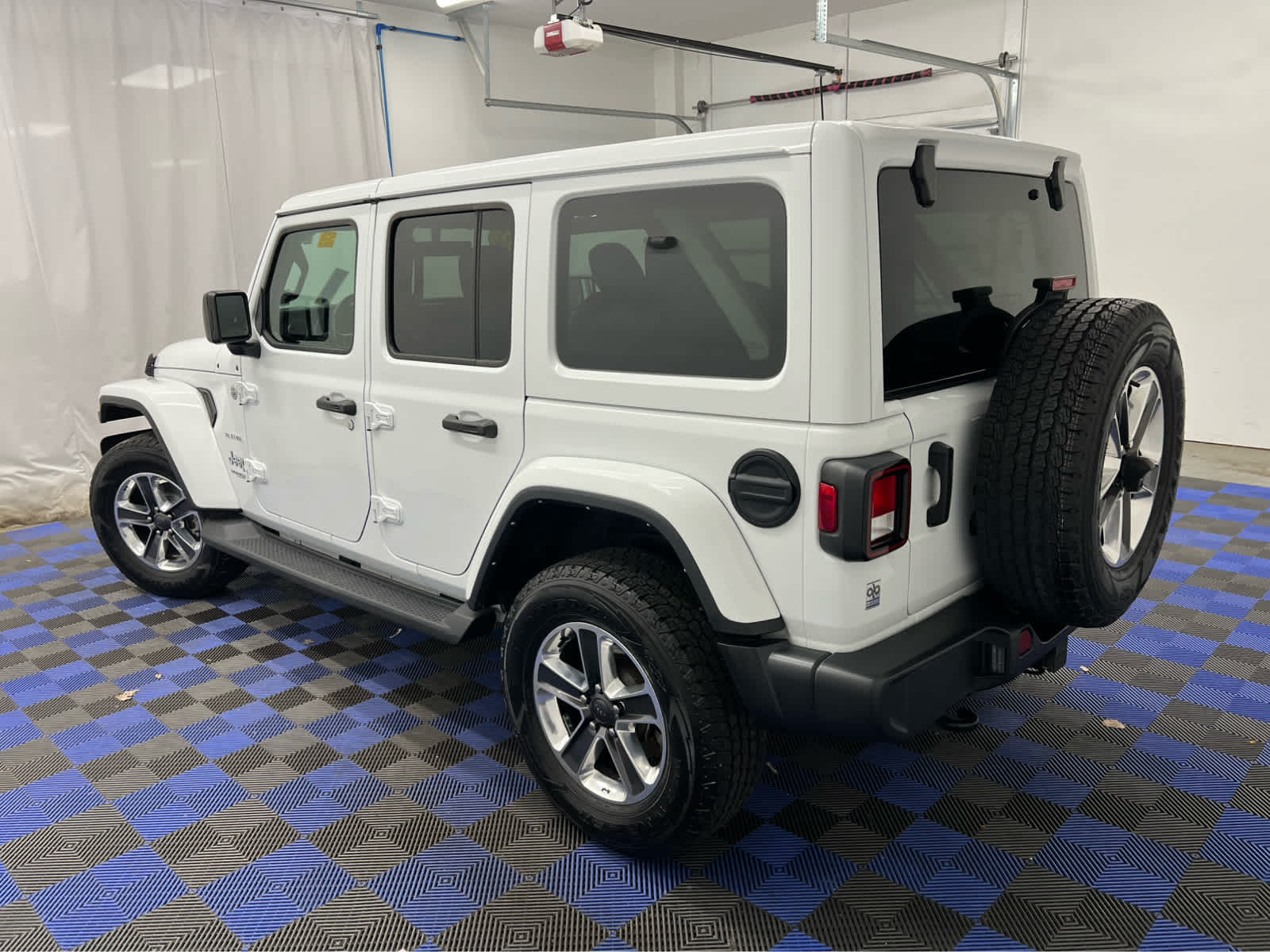 2022 Jeep Wrangler Unlimited Sahara photo 4