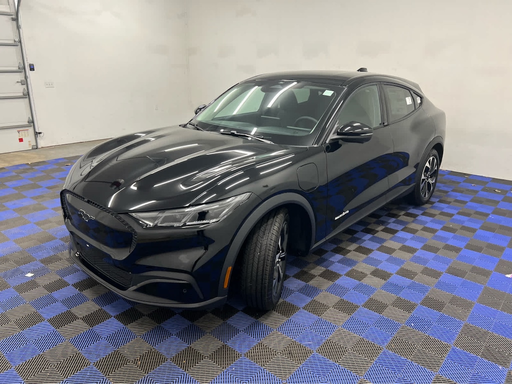 2025 Ford Mustang Mach-E Select photo 3