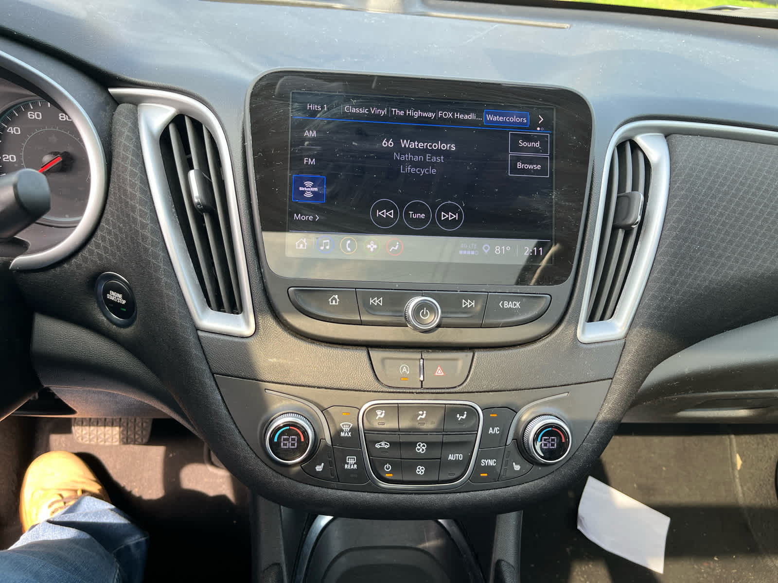 2024 Chevrolet Malibu 1LT photo 3