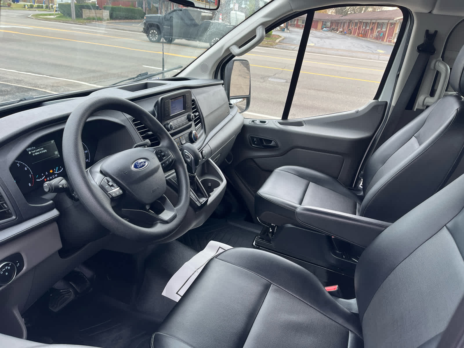 2020 Ford Transit Passenger XL Van photo 4