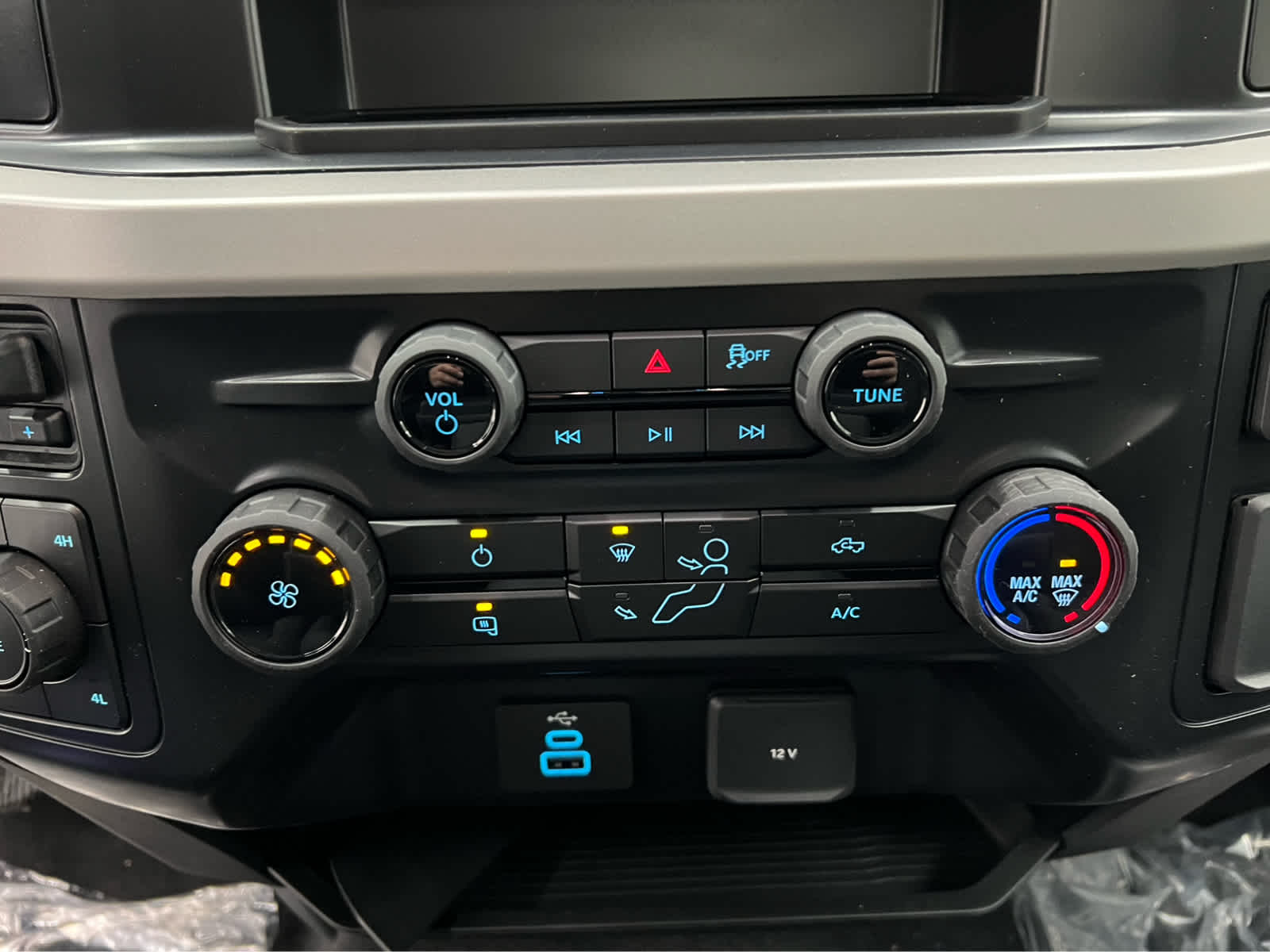 2026 Ford F-350 Super Duty XL - Photo 17
