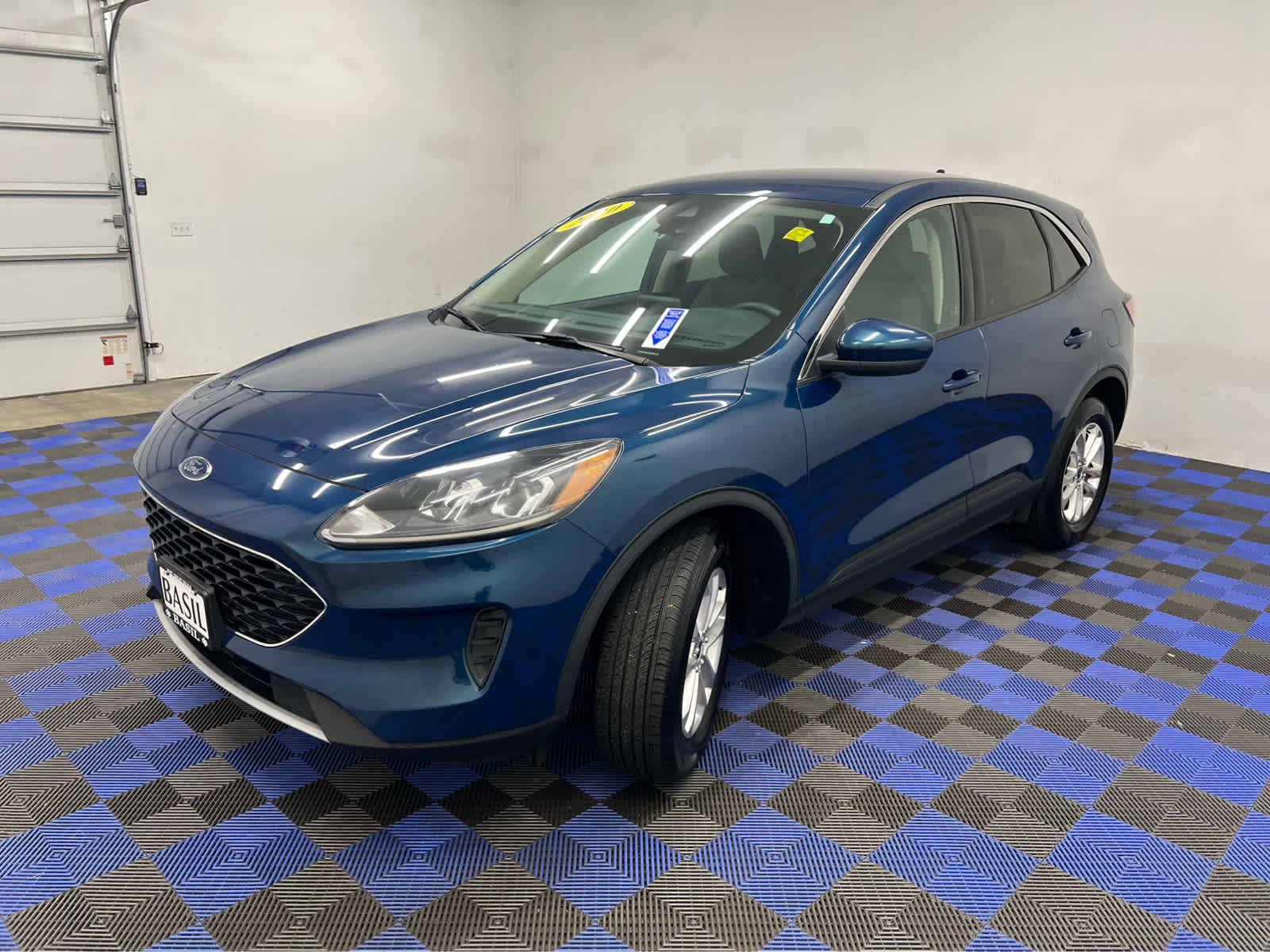 2020 Ford Escape SE photo 3