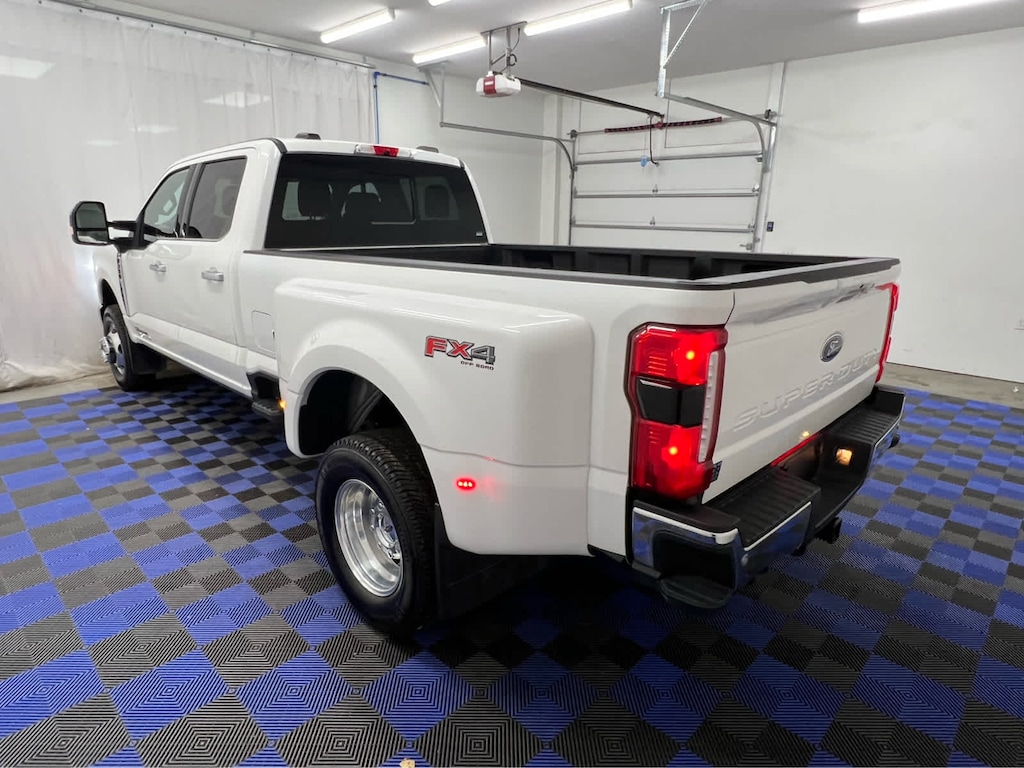 Used 2024 Ford Super Duty F-350 DRW Lariat 4WD Crew Cab 8 Box Truck Crew Cab