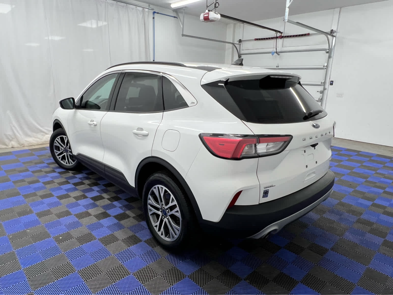 2022 Ford Escape SEL photo 4