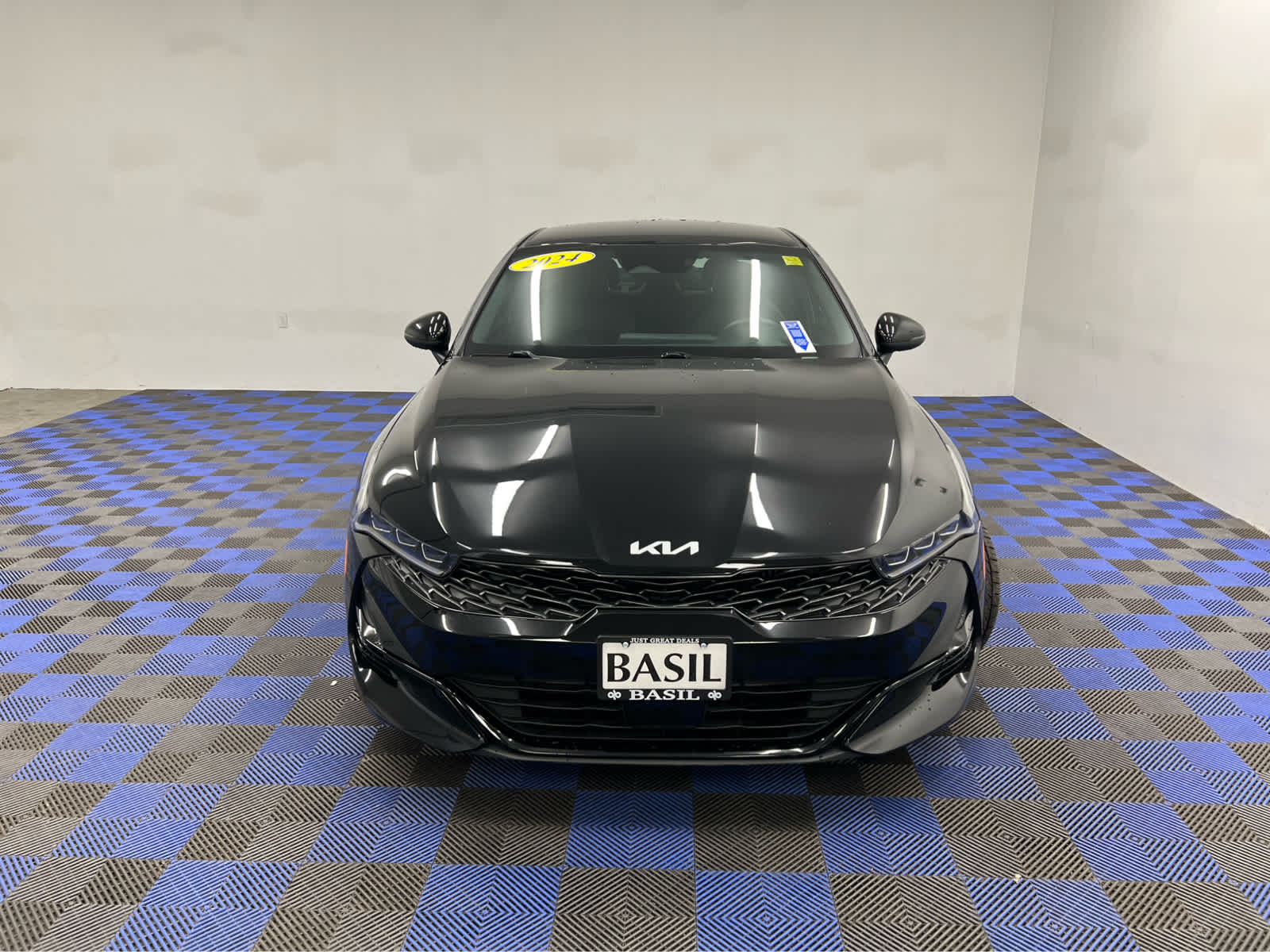 2024 Kia K5 GT-Line photo 2