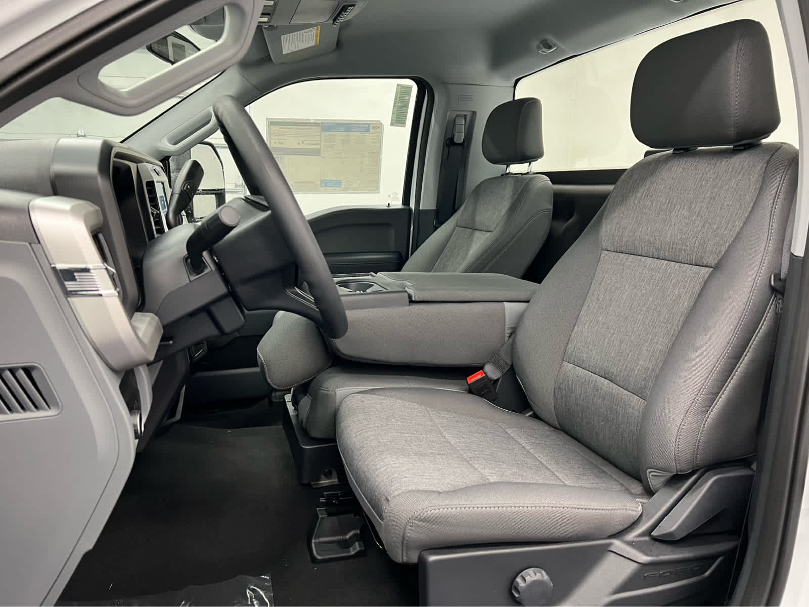 2026 Ford F-350 Super Duty XL - Photo 9