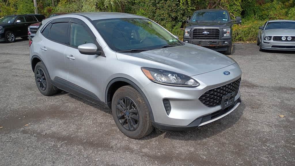 Used 2020 Ford Escape SE with VIN 1FMCU9G62LUA08075 for sale in Niagara Falls, NY