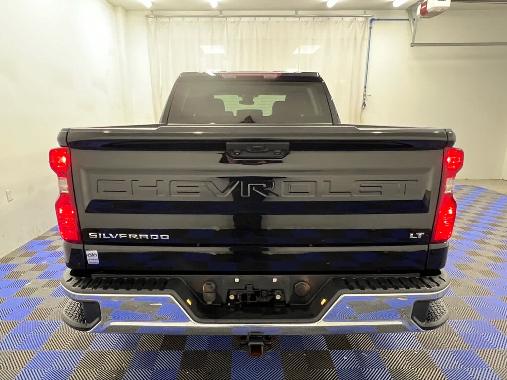 2023 Chevrolet Silverado 1500 LT photo 3