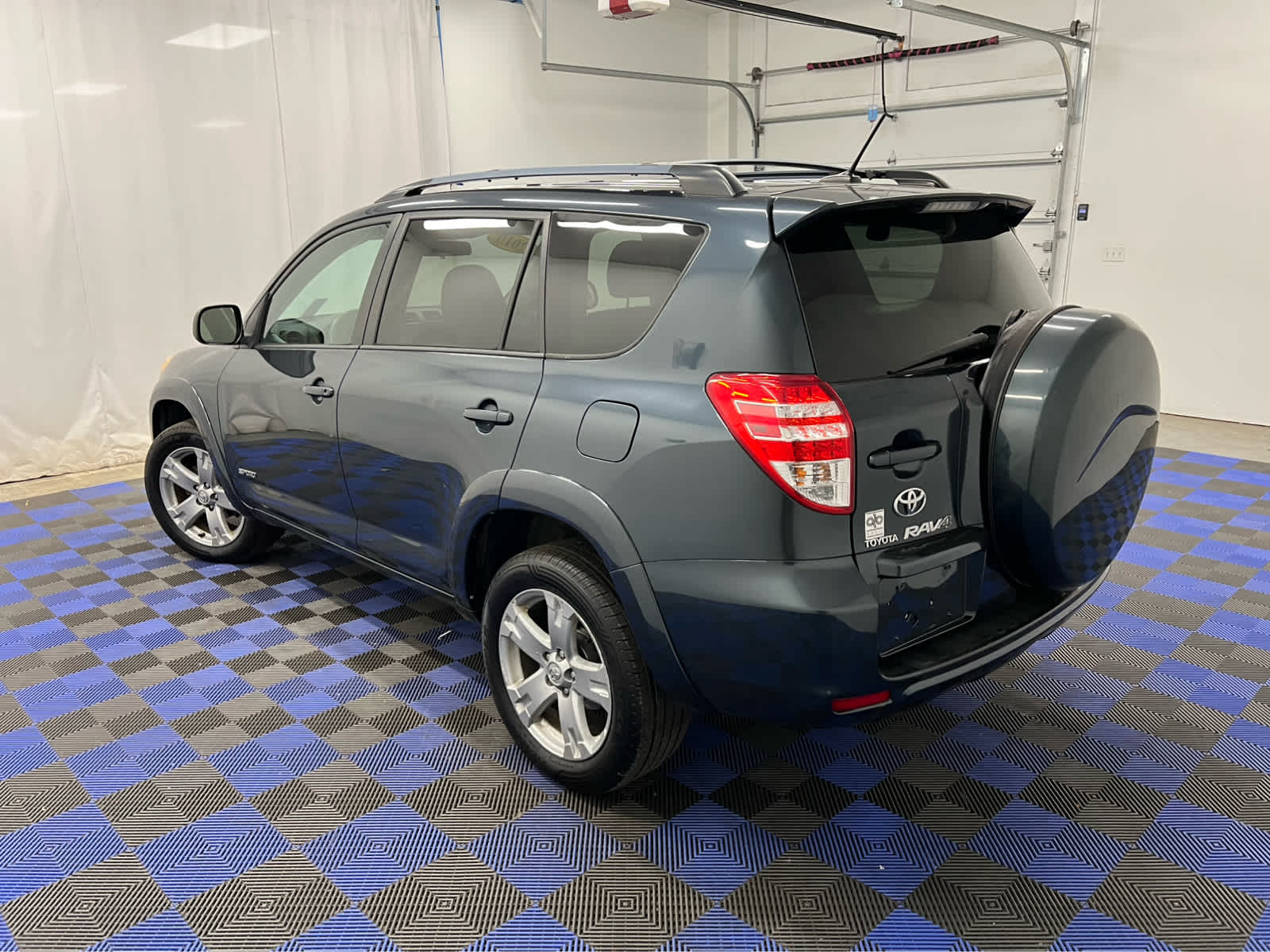 2010 Toyota RAV4 Sport photo 4