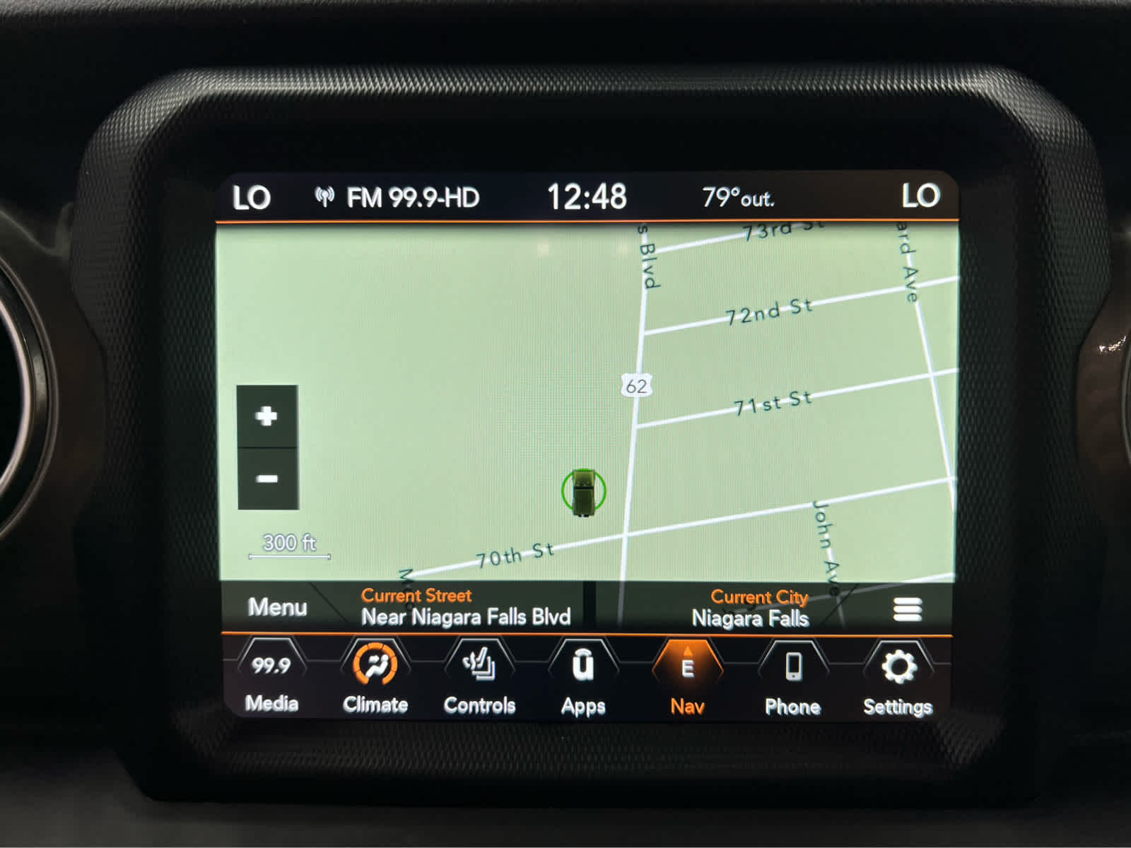 2022 Jeep Wrangler Unlimited Sahara photo 2