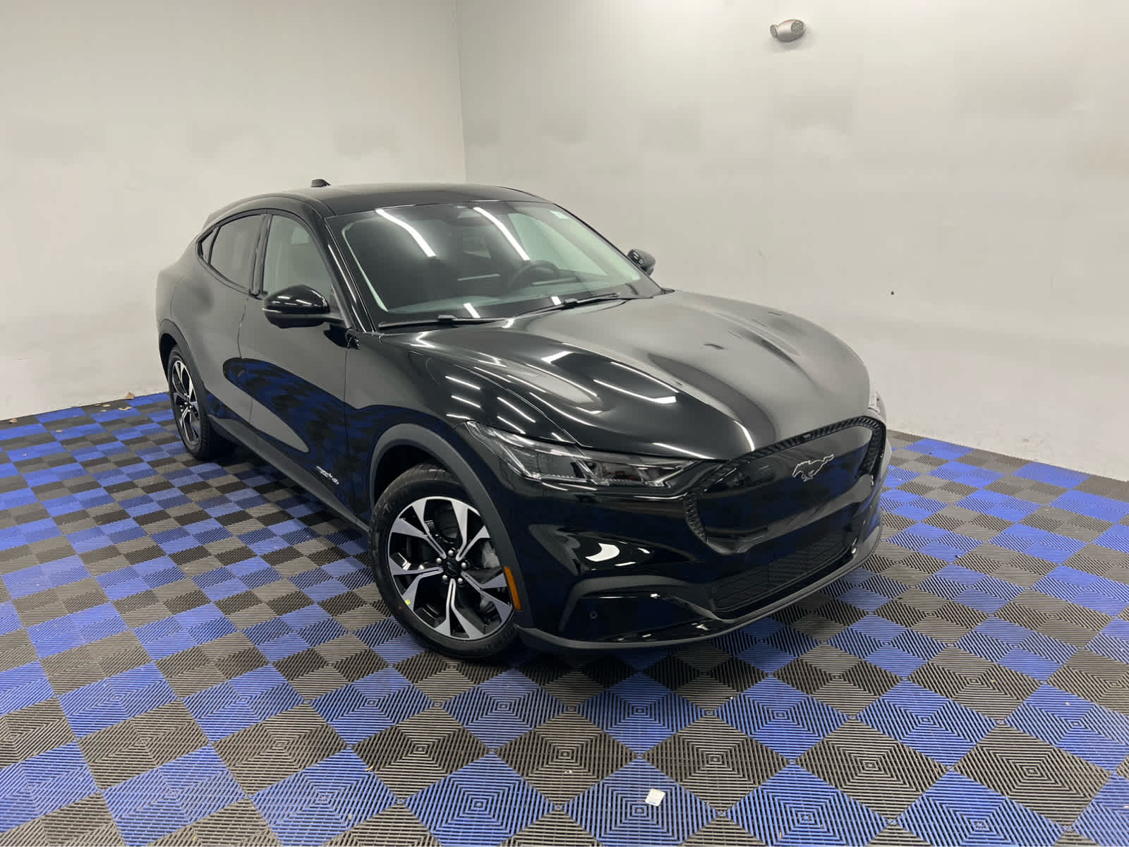 2025 Ford Mustang Mach-E Select AWD's photo