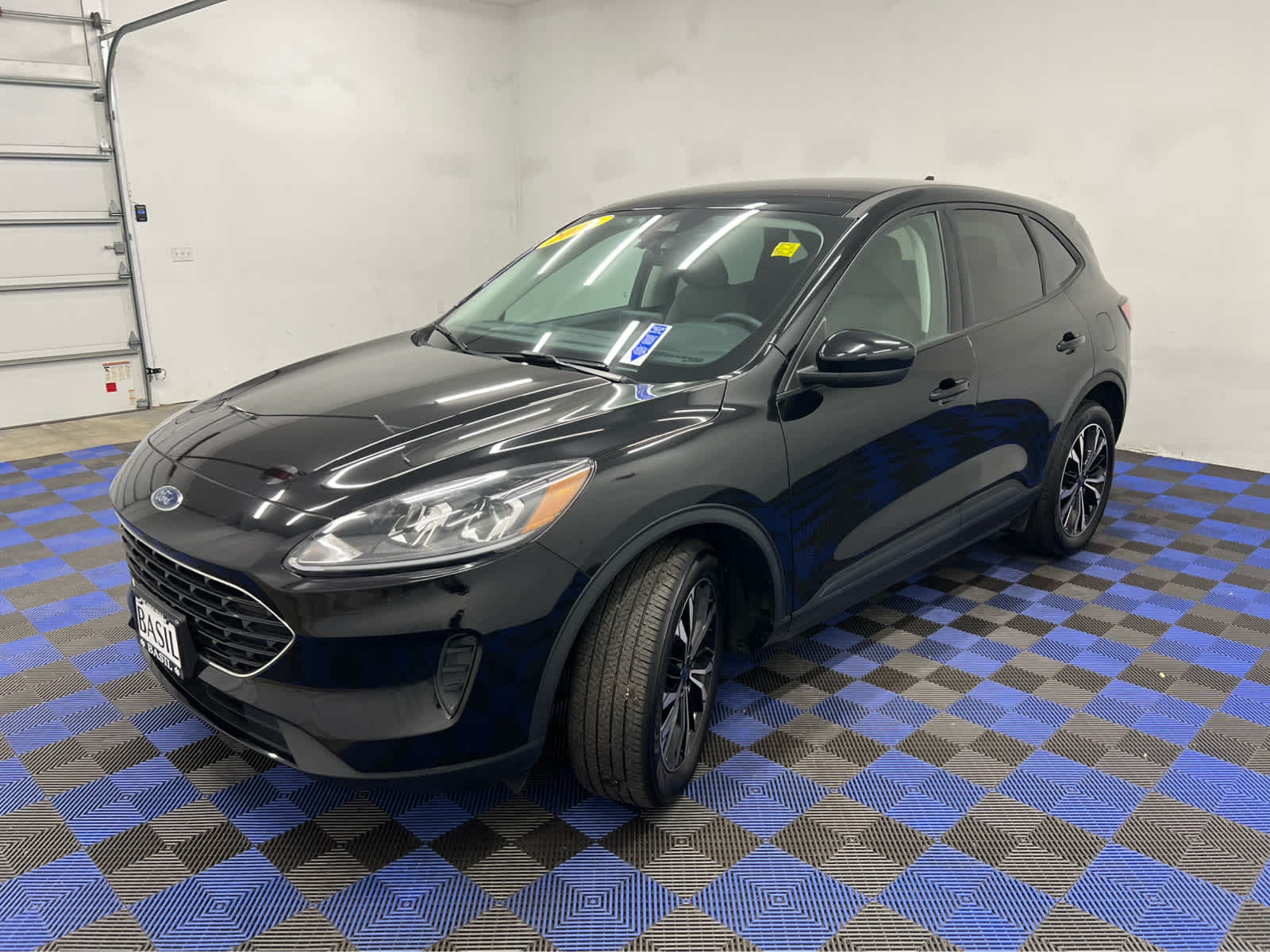 2022 Ford Escape SE photo 3