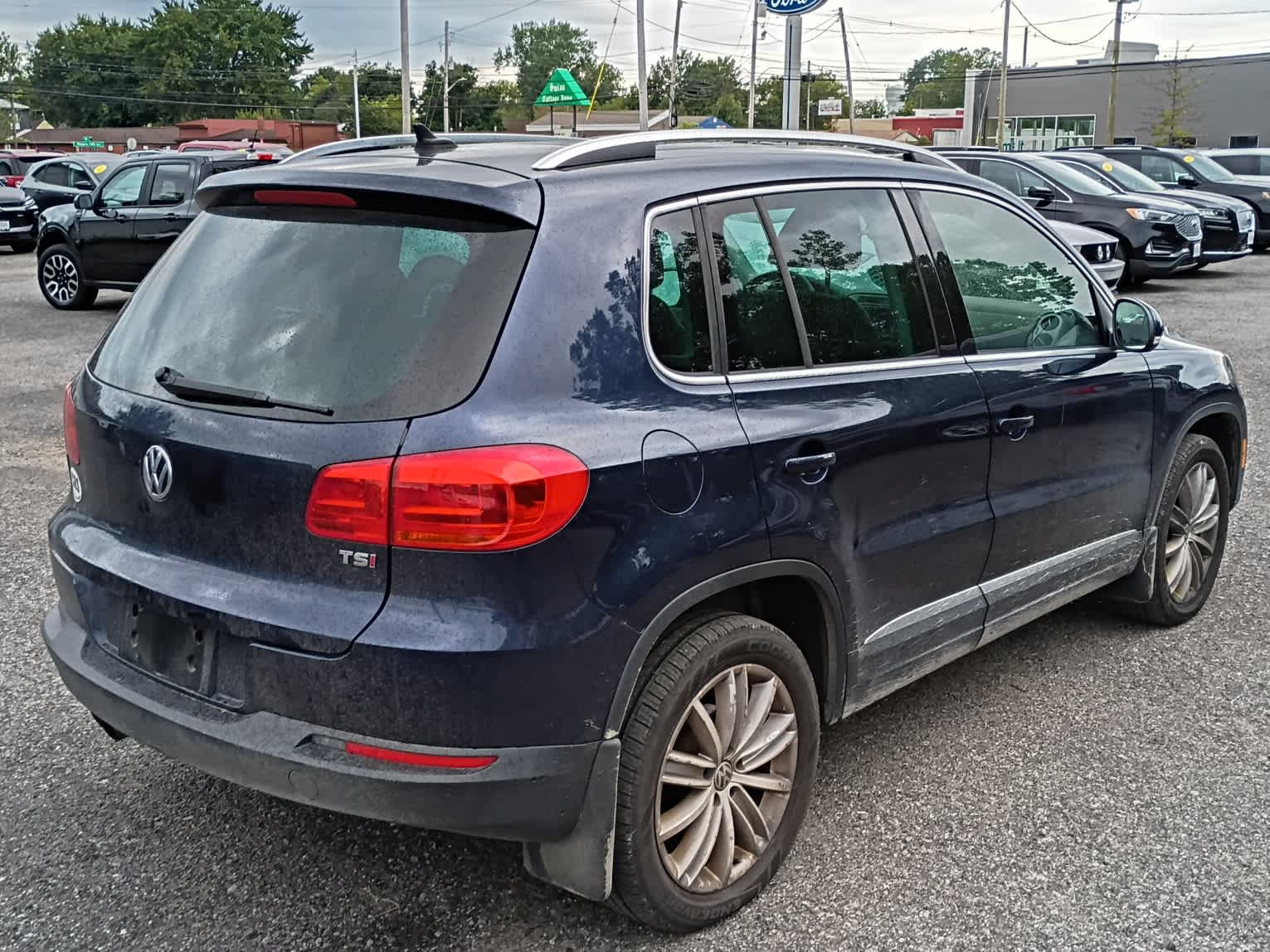 Used 2016 Volkswagen Tiguan SE with VIN WVGBV7AX1GW527370 for sale in Niagara Falls, NY