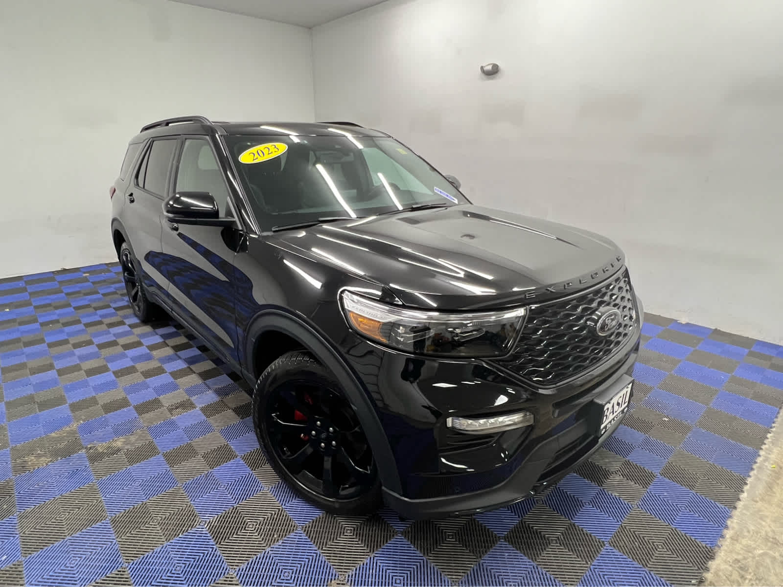 2023 Ford Explorer ST's photo