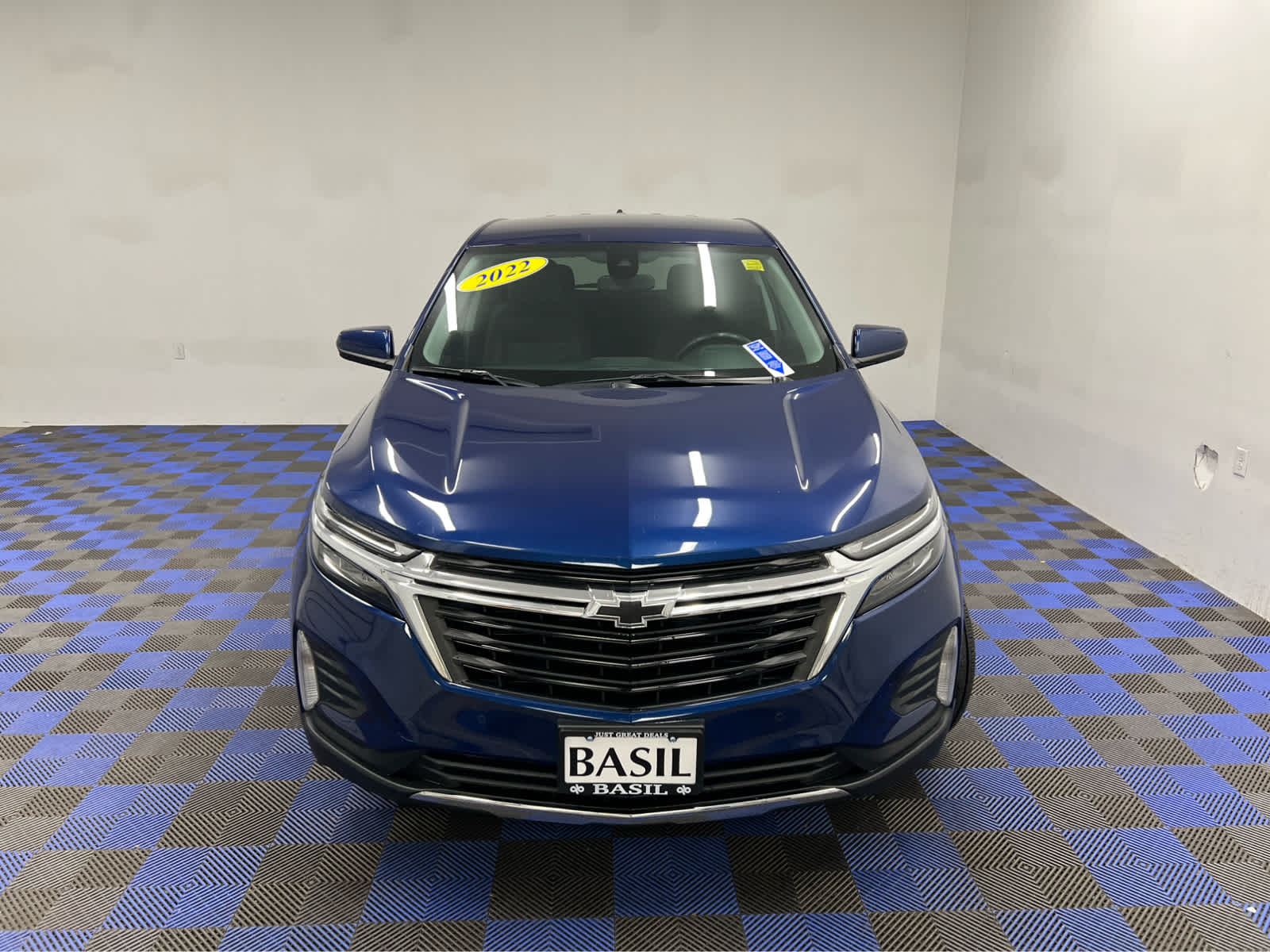 2022 Chevrolet Equinox LT photo 2