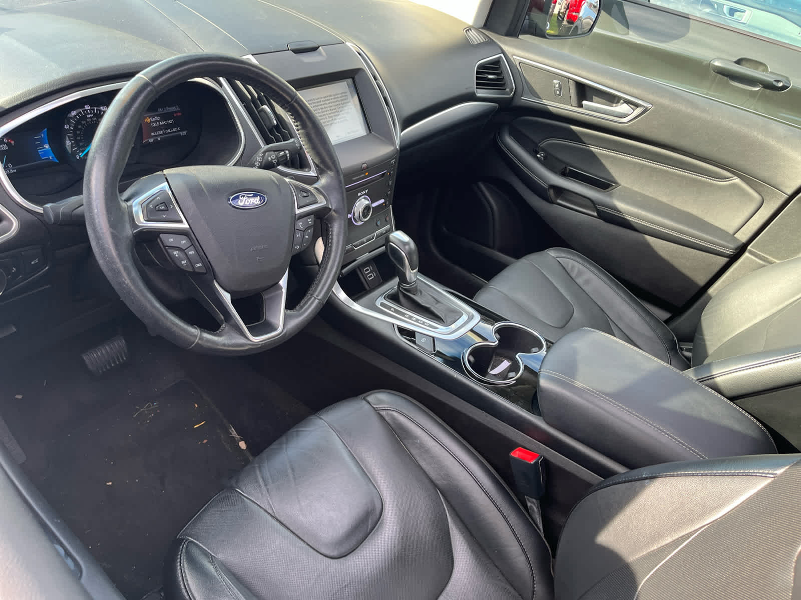 2017 Ford Edge Titanium photo 4