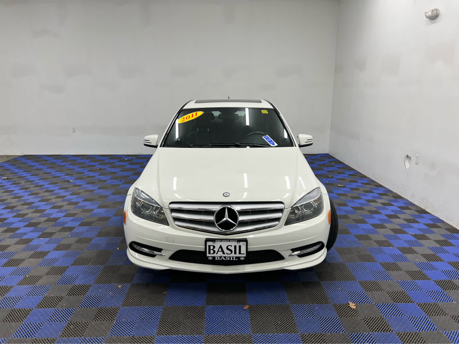 2011 Mercedes Benz C 300 Sport photo 2
