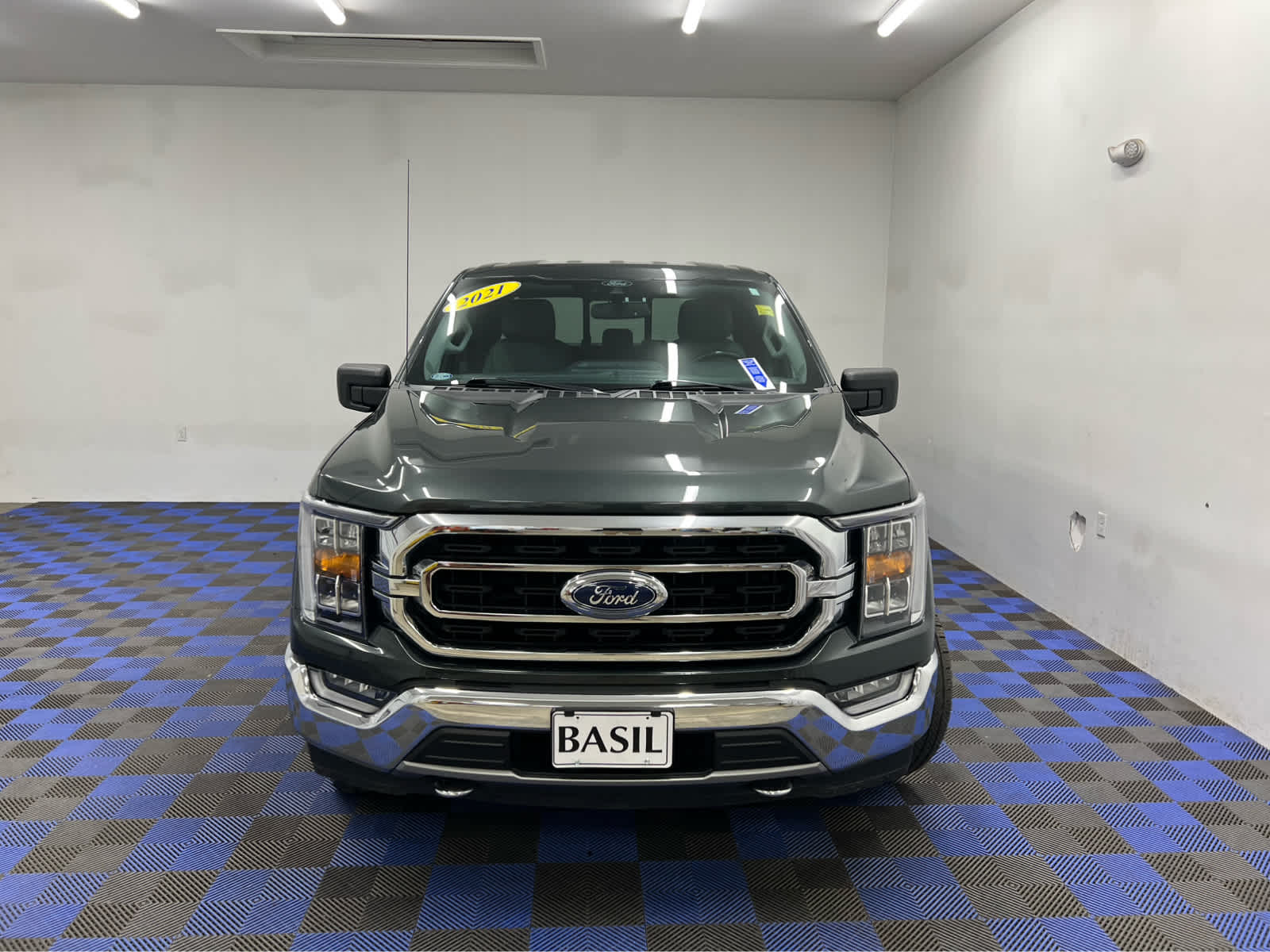 2021 Ford F-150 XLT photo 2