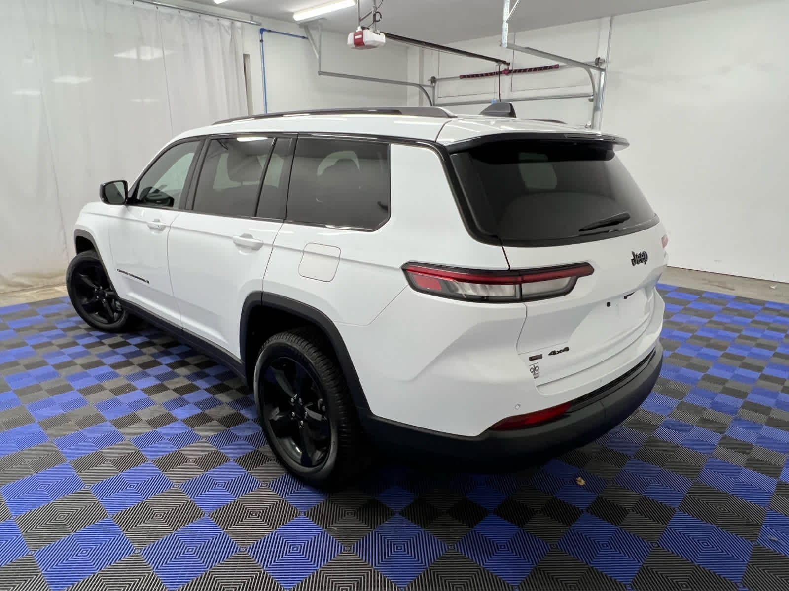 2022 Jeep Grand Cherokee Altitude photo 4