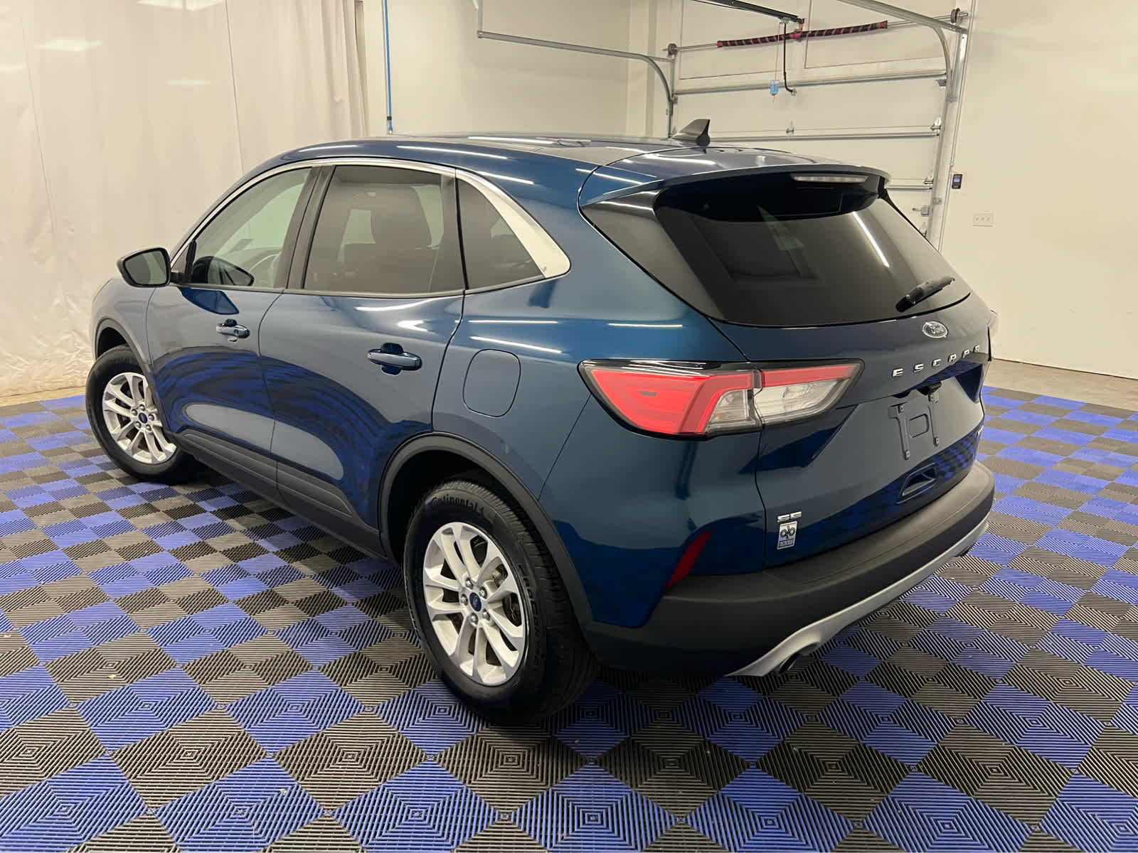 2020 Ford Escape SE photo 4