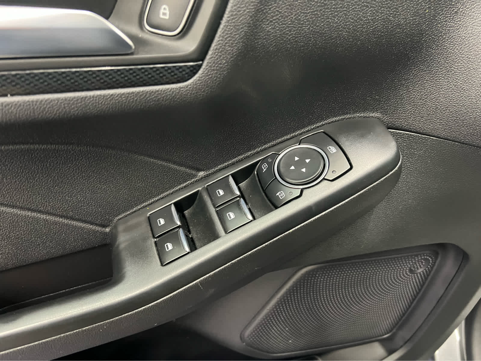2023 Ford Escape ST-Line - Photo 18