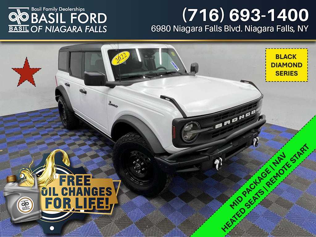 2023 Ford Bronco 4-Door Black Diamond's photo