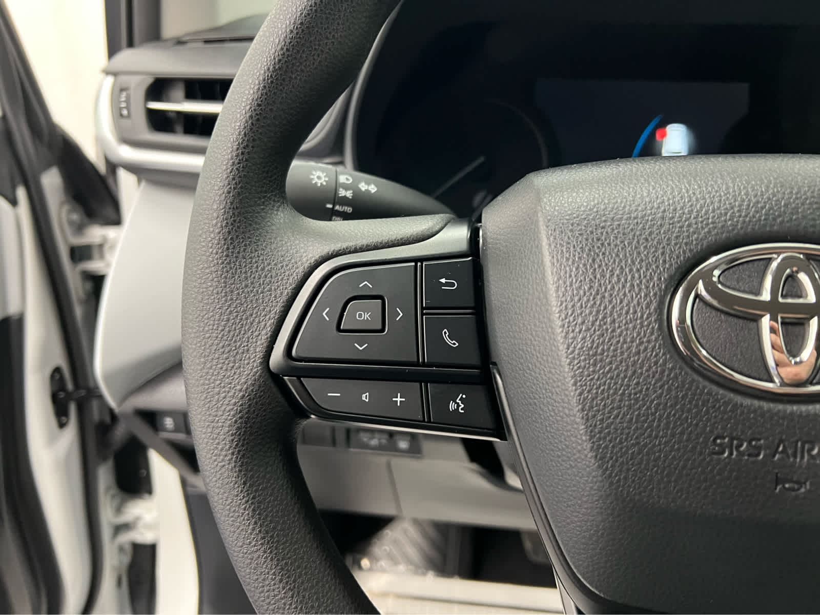 2025 Toyota Sienna LE - Photo 23
