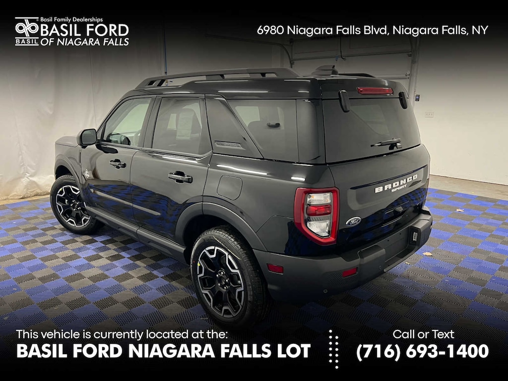 2025 Ford Bronco Sport Outer Banks photo 3