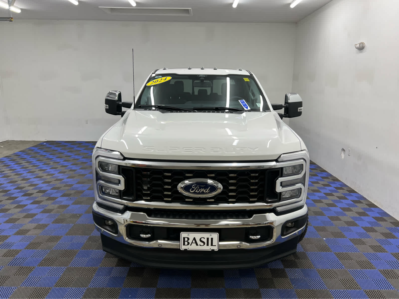 2024 Ford F-350 Lariat photo 2