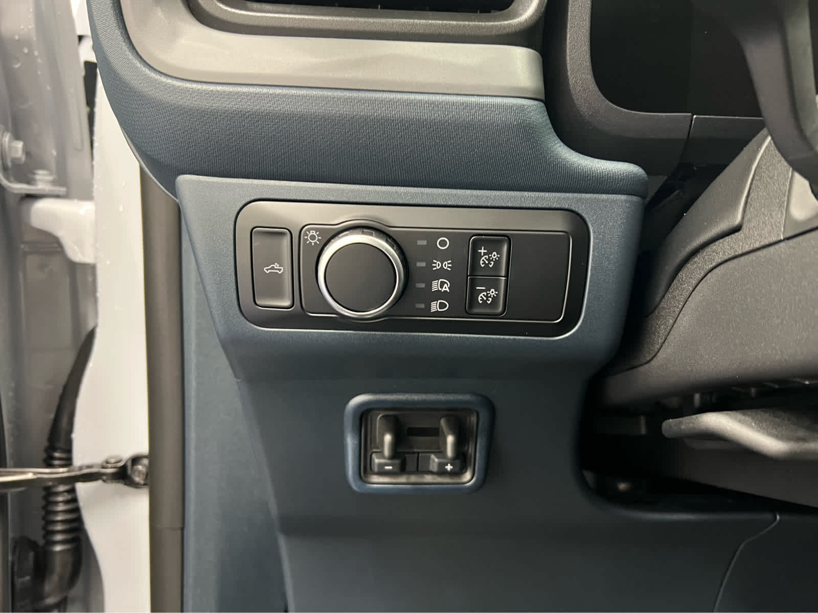 2025 Ford Maverick XLT - Photo 13