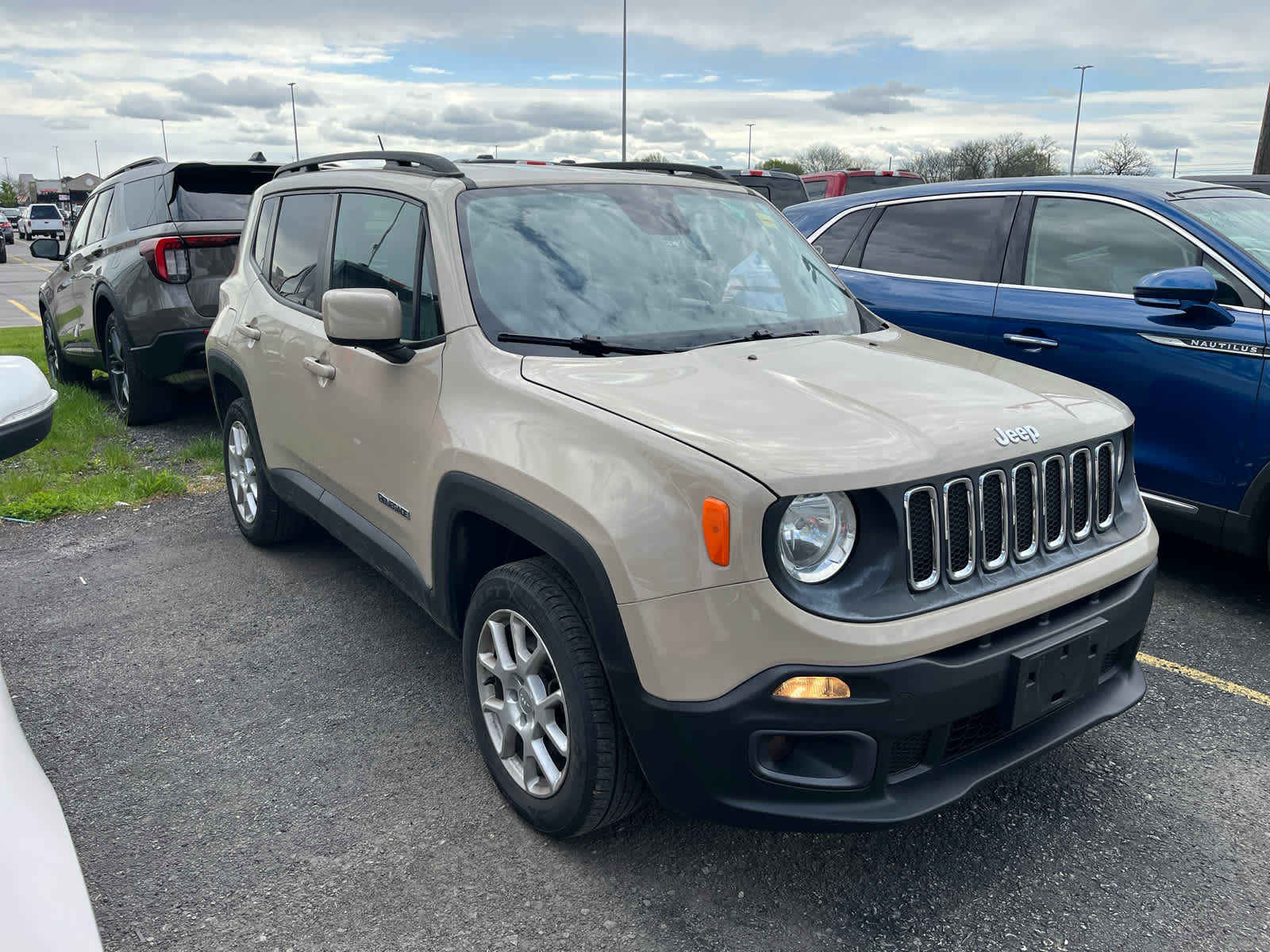 Used 2016 Jeep Renegade Latitude with VIN ZACCJBBT8GPE18551 for sale in Niagara Falls, NY