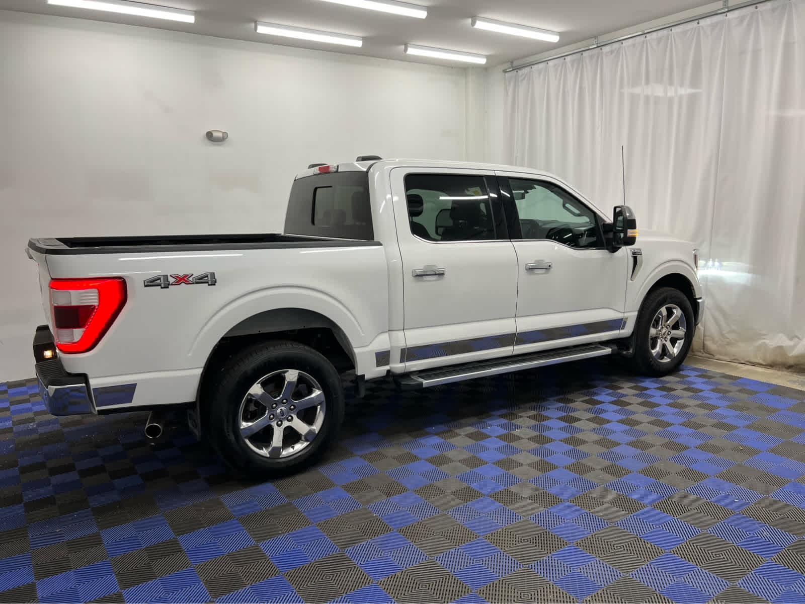 2023 Ford F-150 Lariat - Photo 12