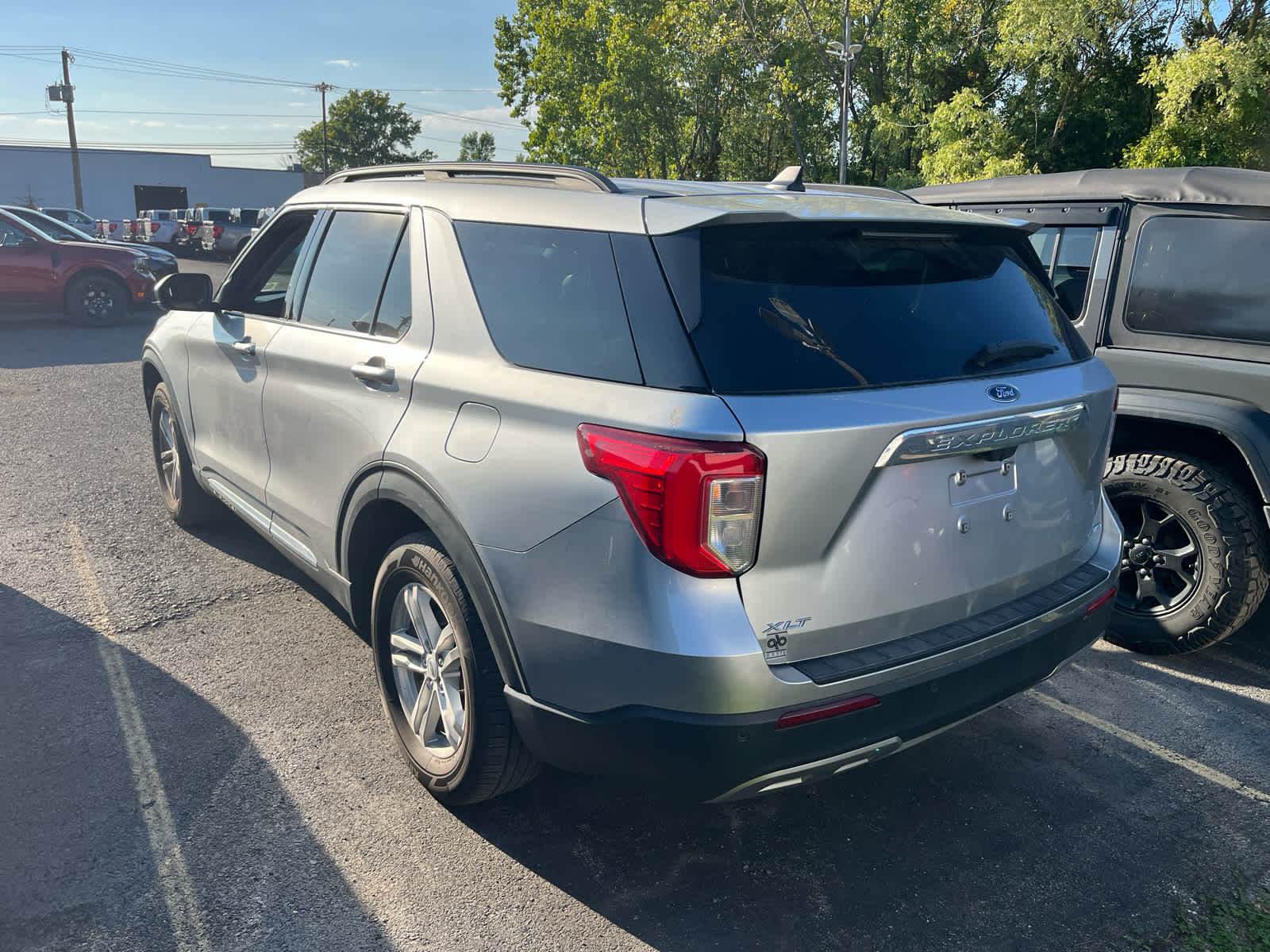 2021 Ford Explorer XLT photo 2