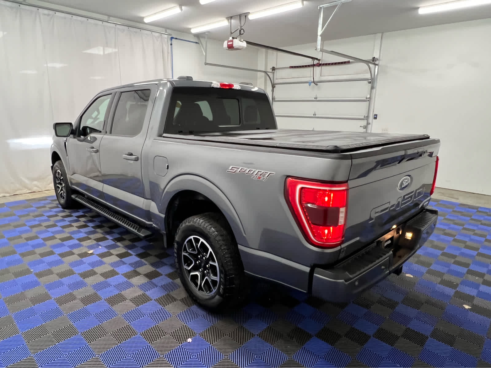 2022 Ford F-150 XLT photo 2