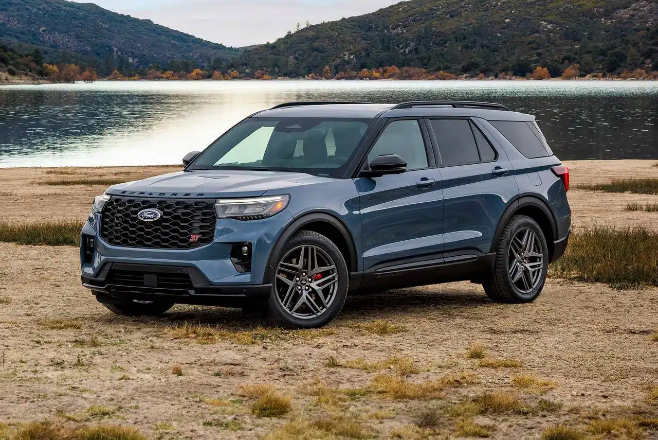 2026 Ford Explorer Driving in Niagara Falls
