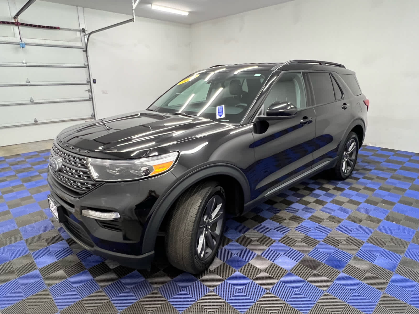 2022 Ford Explorer XLT photo 3