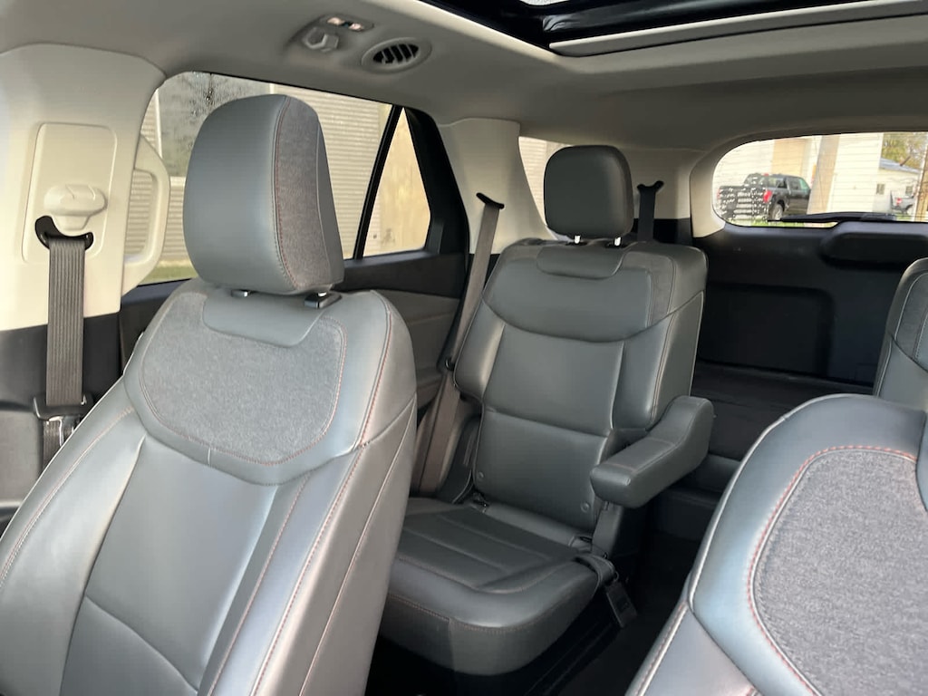 Used 2025 Ford Explorer Active SUV