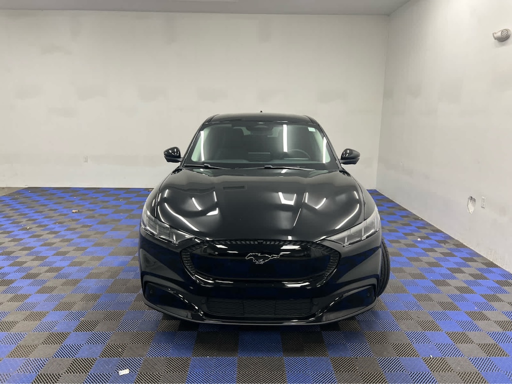 2025 Ford Mustang Mach-E Select photo 2