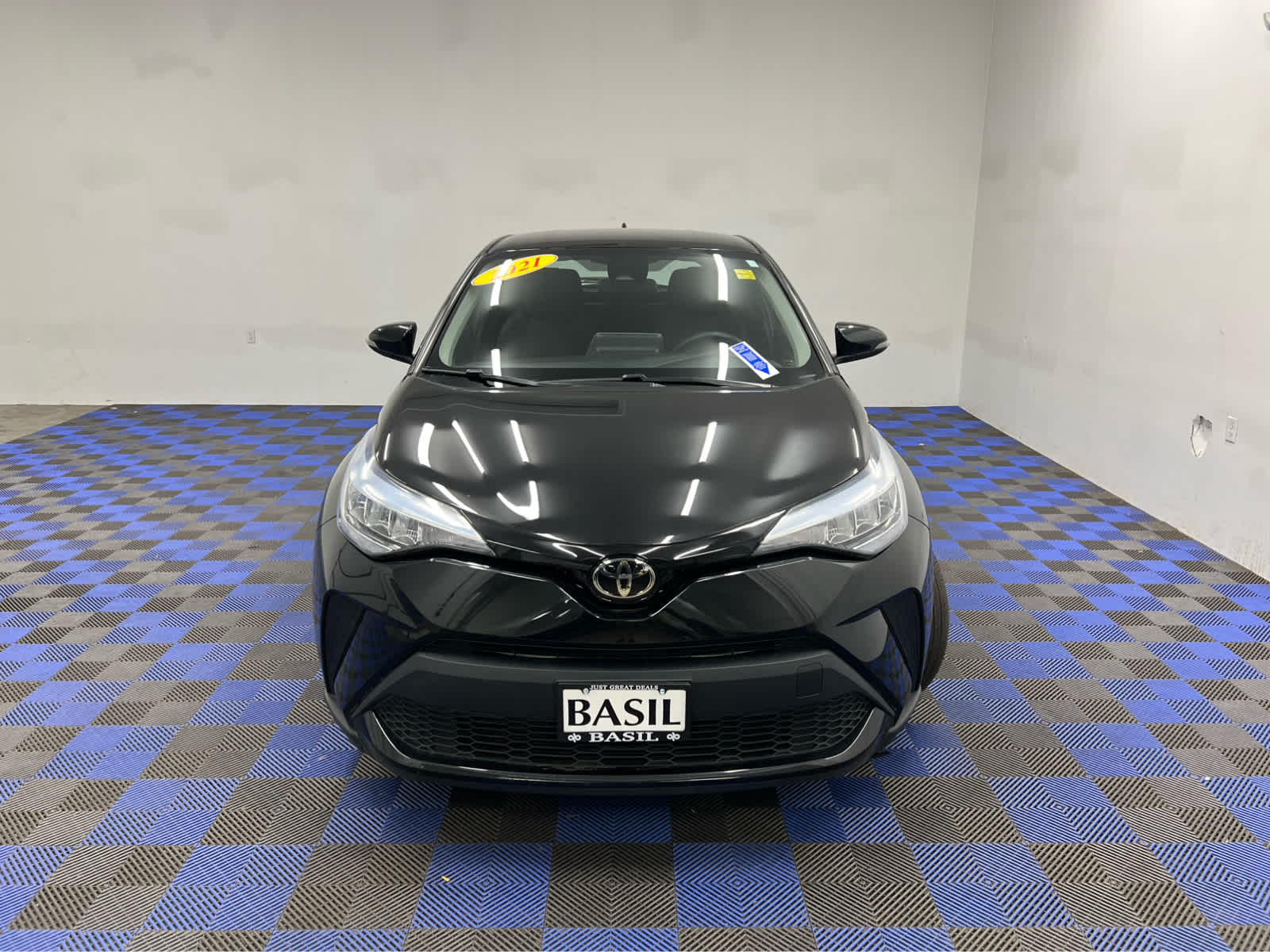 2021 Toyota C-HR LE photo 2
