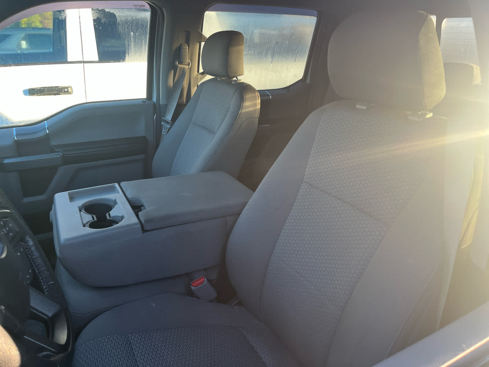 2016 Ford F-150 XLT photo 2