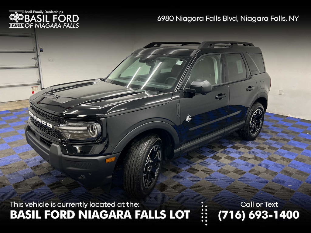 2025 Ford Bronco Sport Outer Banks photo 2