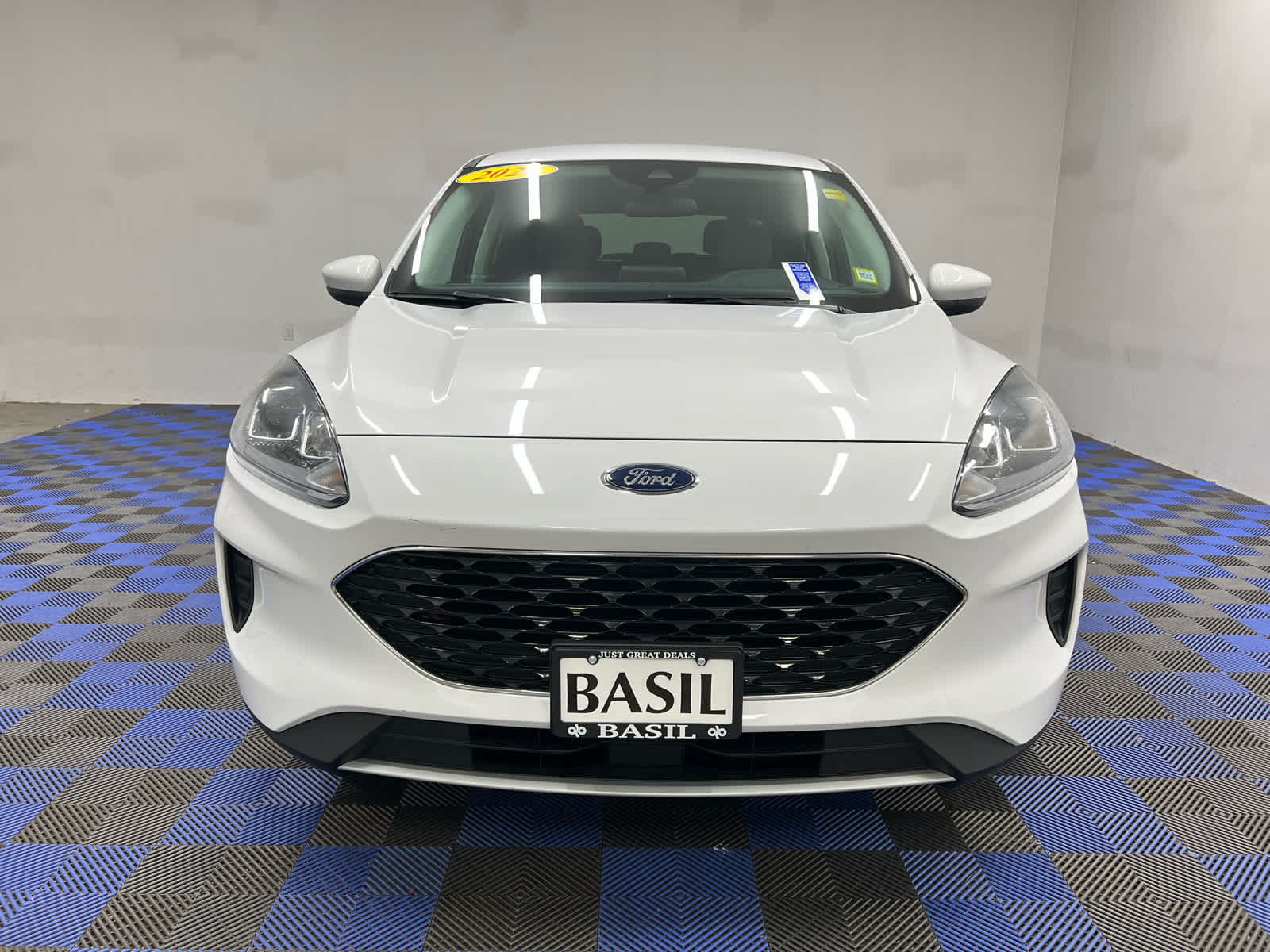 Used 2021 Ford Escape SE with VIN 1FMCU0G64MUA47327 for sale in Niagara Falls, NY