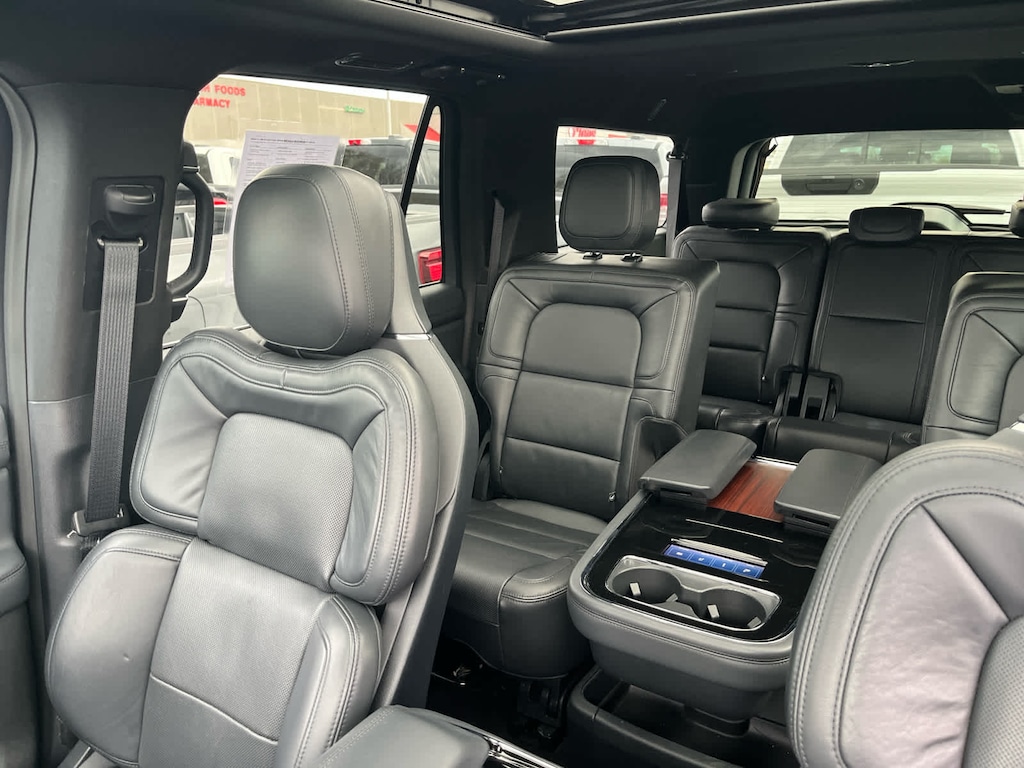 2023 Lincoln Navigator L Reserve photo 2