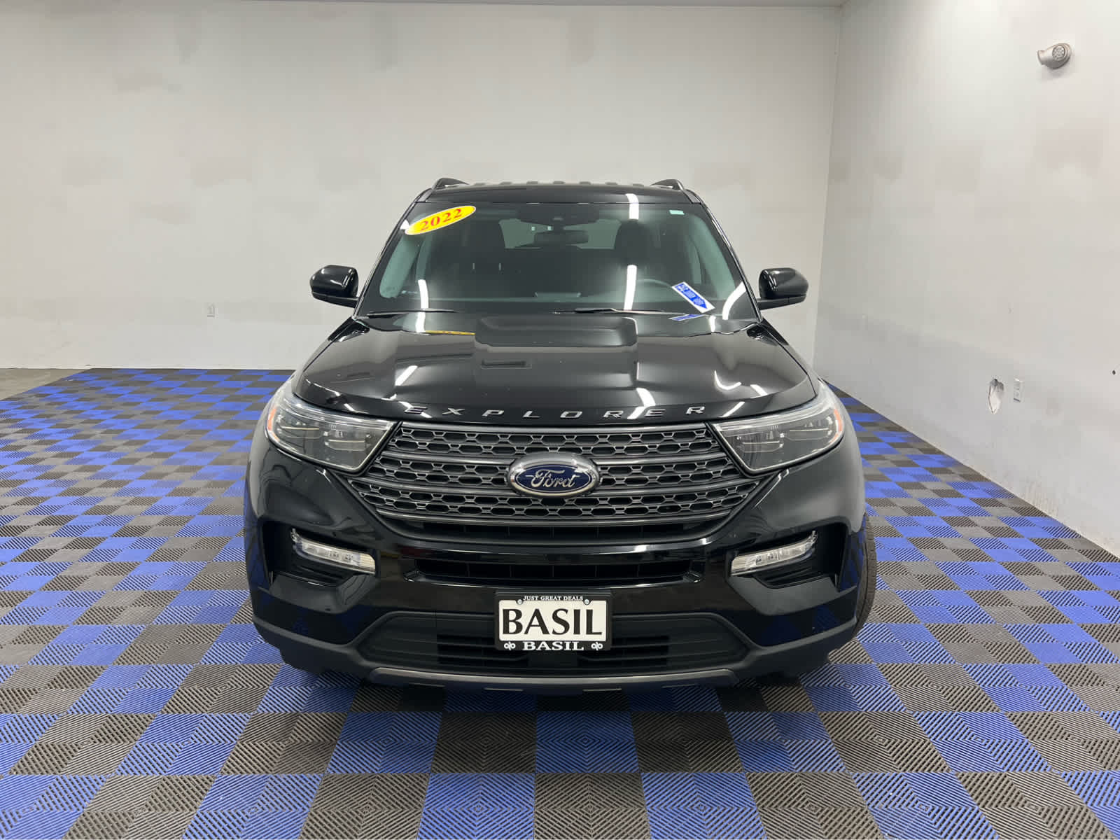2022 Ford Explorer XLT photo 2