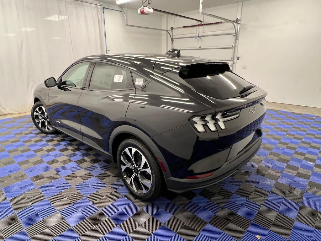 2025 Ford Mustang Mach-E Select photo 4