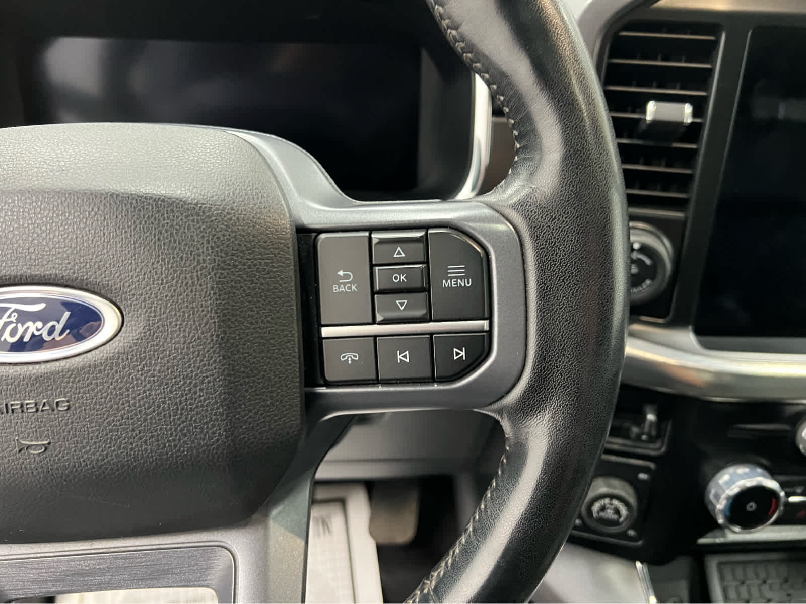 2023 Ford F-150 Lariat - Photo 24