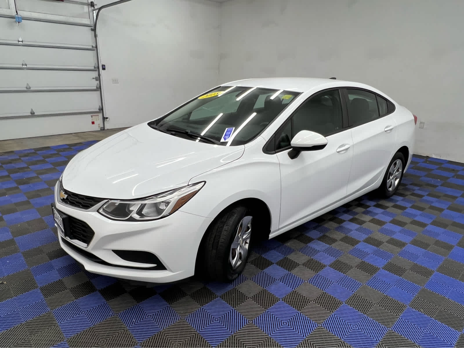 2018 Chevrolet Cruze LS photo 3