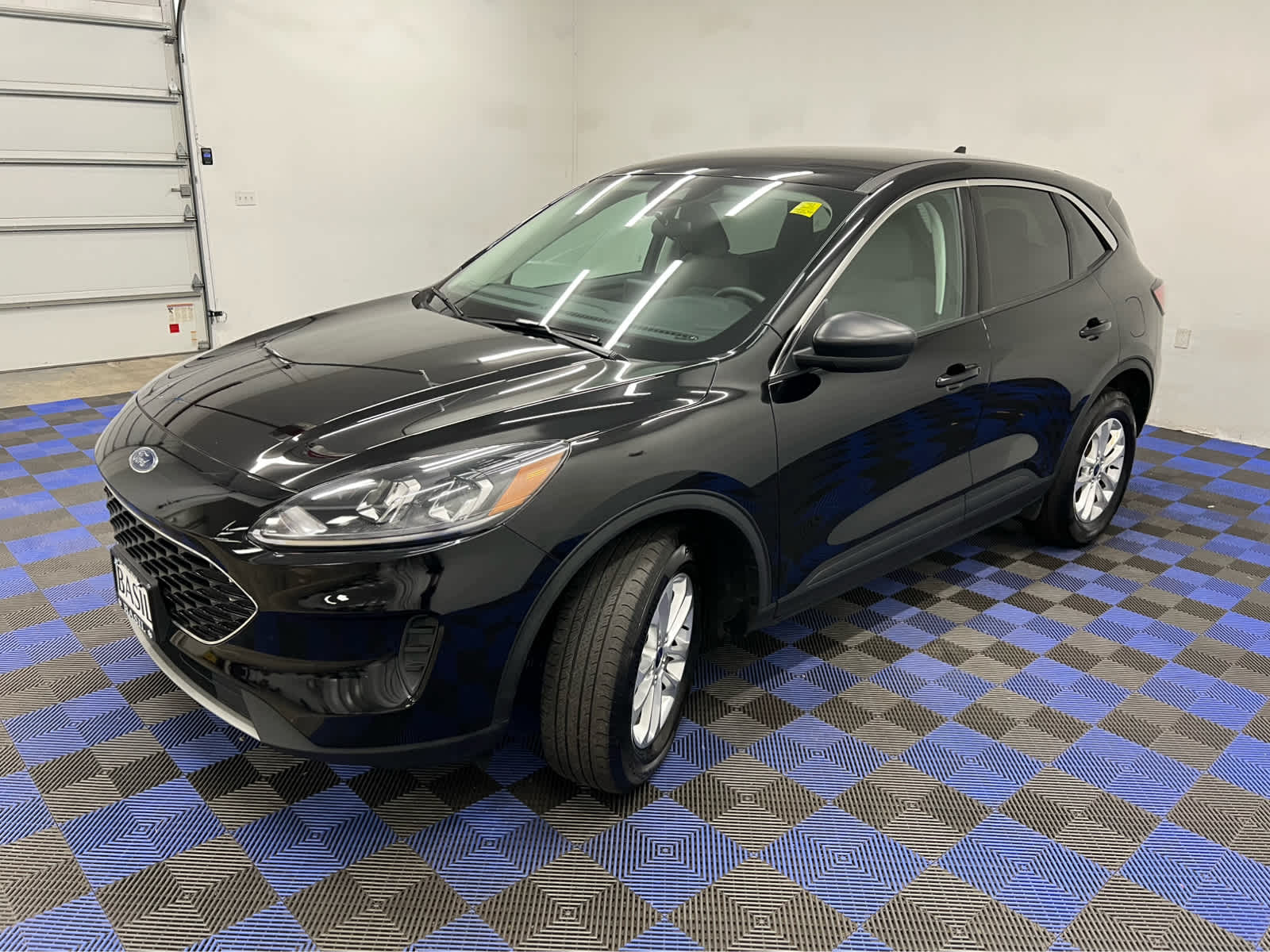 2022 Ford Escape SE photo 3