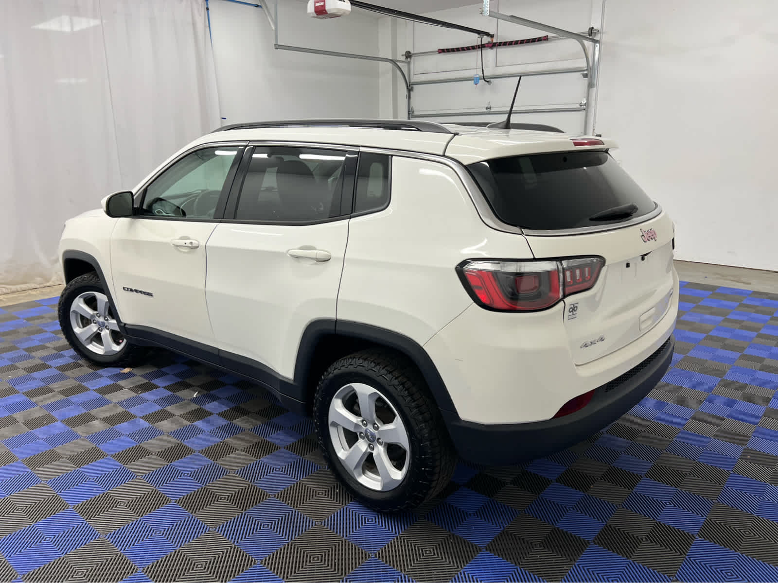 2019 Jeep Compass Latitude photo 2